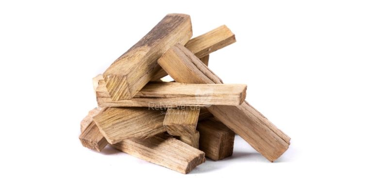 Chá de Mamica de Cadela em pedaços - Relva Verde Saúde e Bem-estar